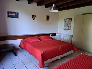 Maisons de vacances Holiday Home in Vieure near Lake and Garden : photos des chambres
