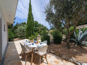 Villas Villa in Pouzols with Private Pool & Vineyards : photos des chambres