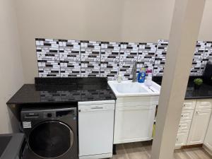 Great 1BR Apartment near VIA Rail