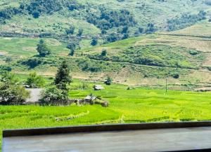 Terrace House Tả Van