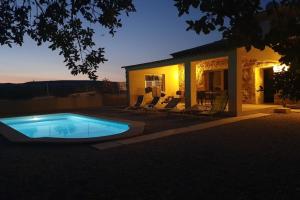 Villas Elegant Villa Near Ardeche : photos des chambres