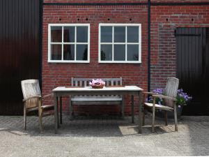 Farmhouse in Ulicoten near Forest Trails