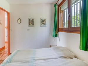 Villas Villa in Prades with Private Pool : photos des chambres