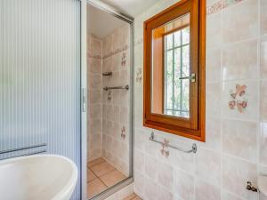 Villas Villa in Prades with Private Pool : photos des chambres