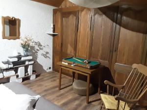 Maisons de vacances Holiday Home in La Chapelle with Garden : photos des chambres