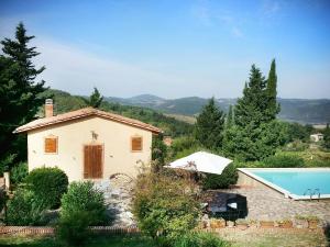 Villa in Sasso Pisano wuith garden