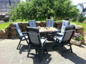 Cozy Apartment with Private Garden in Nisterau