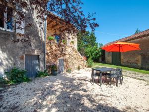 Maisons de vacances Tranquil Escape in Loubejac : photos des chambres