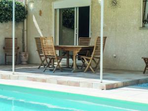 Maisons de vacances Holiday Home in Narbonne with Private Pool : photos des chambres