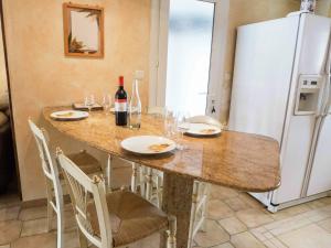 Maisons de vacances Holiday Home in Narbonne with Private Pool : photos des chambres