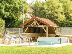 Maisons de vacances Holiday Home in Cressensac with Pool : photos des chambres
