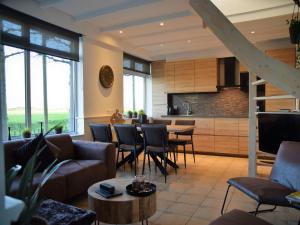 Dike House in Schoondijke near Beaches