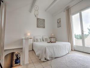 Villas Villa in Pouzols with Private Pool & Vineyard View : photos des chambres