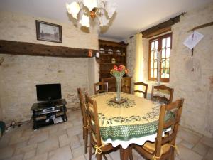 Maisons de vacances Holiday Home Uzech with Private Pool : photos des chambres