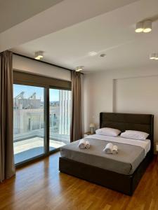 Niarchos Park View Maisonette