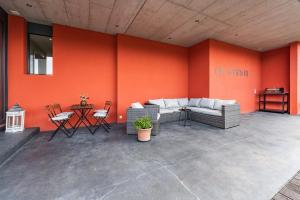 Light-filled studio with panoramic views