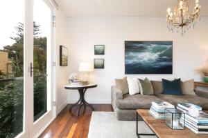 Breezy Coast, Coogee IH