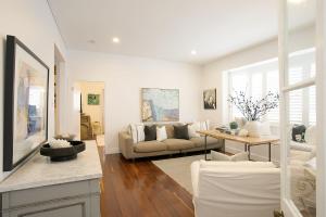 Breezy Coast, Coogee IH