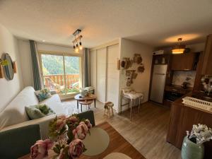 Appartements Appart hotel au centre station, vue panoramique terrasse ensoleillee sud, parking : photos des chambres