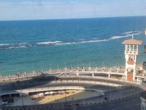 Panoramic Sea View ZAMZM Flat miami FAMILY ONLY شقة فندقية زمزم بانورما بشاطئ ميامي - الاسكندرية صف اول مباشر علي بحر - عائلات فقط