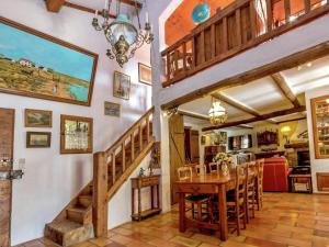 Maisons de vacances Holiday Home in Le Luc with Pool & Vineyards : photos des chambres