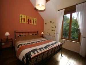 Maisons de vacances Holiday Home in Limoges with Saltwater Pool : photos des chambres