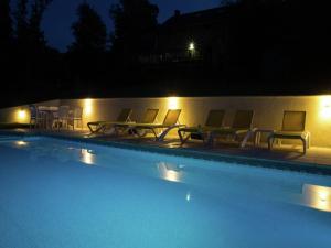 Maisons de vacances Holiday Home in Limoges with Saltwater Pool : photos des chambres