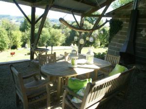 Maisons de vacances Holiday Home in Limoges with Saltwater Pool : photos des chambres