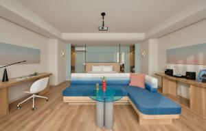 The Urban Resort City Center by Circadian