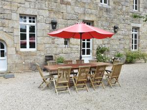 Lake Mansion in Plourin-lès-Morlaix