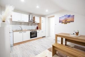 Apartments Lian 