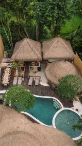 Layla Cabana - 7BR Villa in Pererenan - With Private Pool, Spa, Cinema & Gym