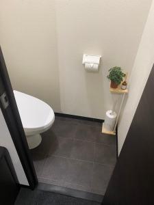 New Up to 10 people OK! 30-second walk from the station exit! Superhosts are here to help you in a polite and prompt manner! Rest assured stay!