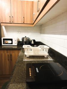 COMFY 2BR Condo with free parking NEAR Mines View