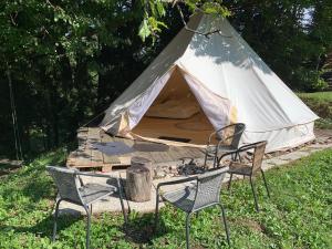 Hillside Bio Glamping 