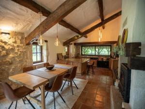 Villas Villa in Peyrusse with Heated Pool and Sauna : photos des chambres
