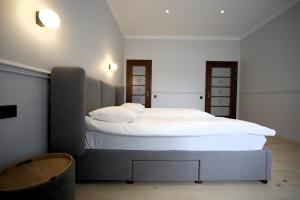 Two bedroom Free Parking Quiet