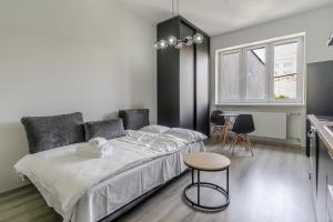 Słowackiego Modern Studio by BookingHost