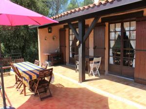 Maisons de vacances Villa in Provence with Pool and Vineyard Views : photos des chambres