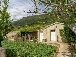 Beautiful apartment in between Split and Trogir