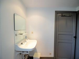 Attractive Holiday Home in Gerin near centre