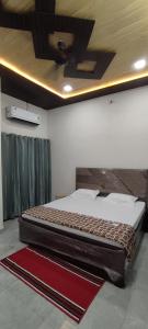 Ladli Ju Somnath Nivas