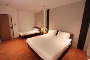 5 Min Walk to BTS - New Listing