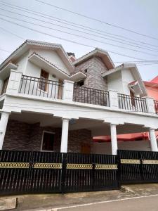 Shivvs Leisure Rooms & Villa Ooty