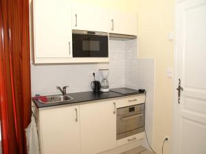 Appartements Apartment in Montbrun-les-Bains near forest : photos des chambres