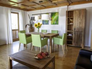 Cozy Apartment in Ruhmannsfelden with Swimming pool