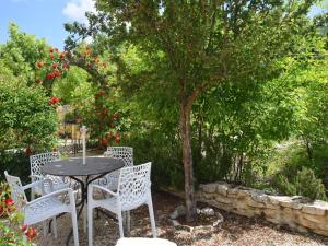 Appartements Apartment in Montbrun-les-Bains near forest : photos des chambres