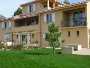 Appartements Apartment in Montbrun-les-Bains near forest : photos des chambres