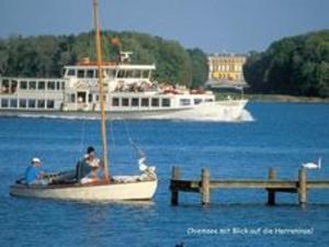 Eco-friendly chalet near the lake in Asten