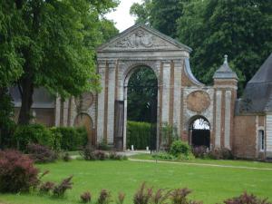Maisons de vacances Holiday home in a historic building near Montreuil : photos des chambres